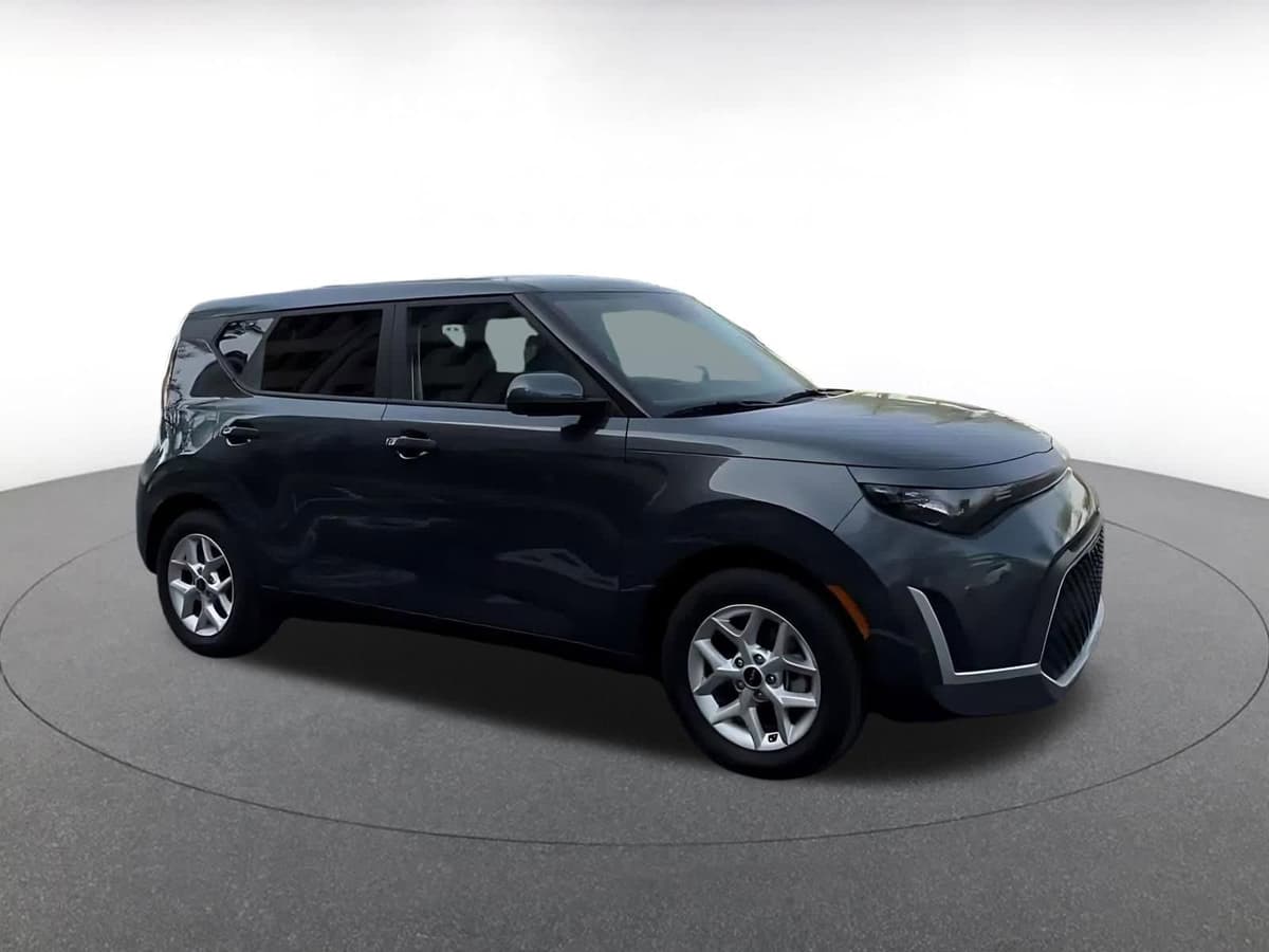 2025 Kia Soul - Image 2
