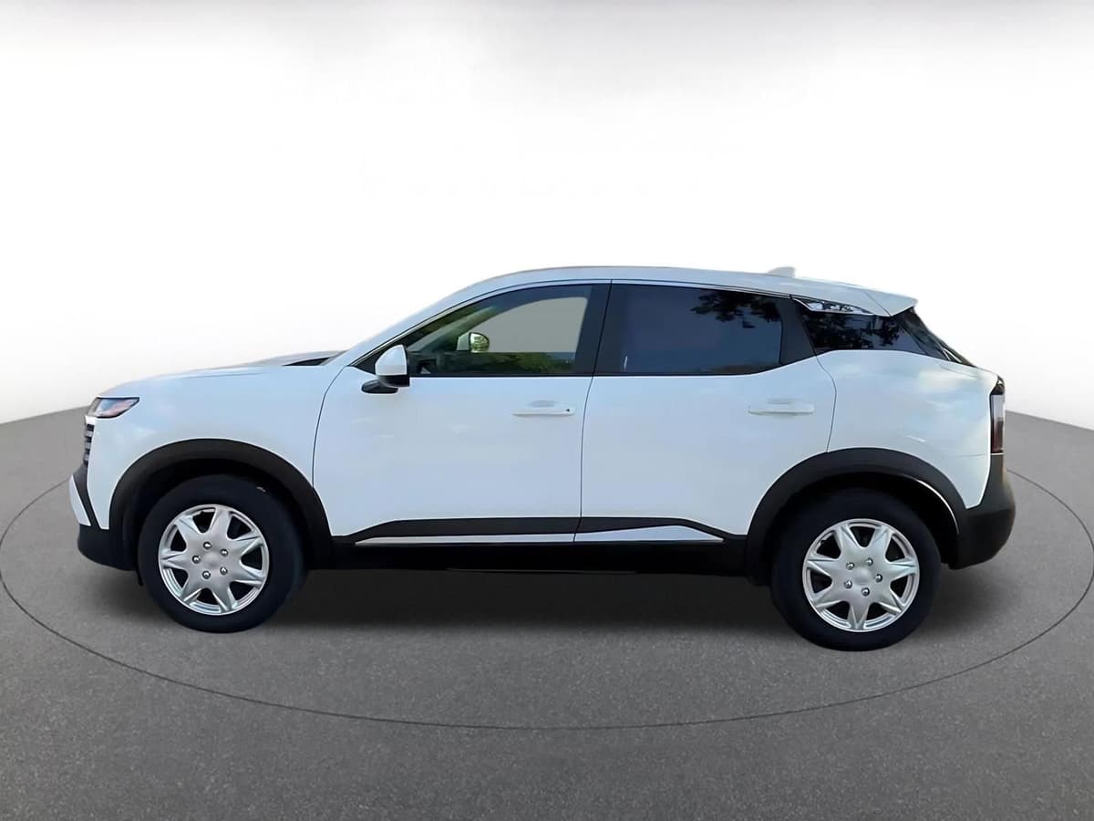 2025 Nissan Kicks - Image 8