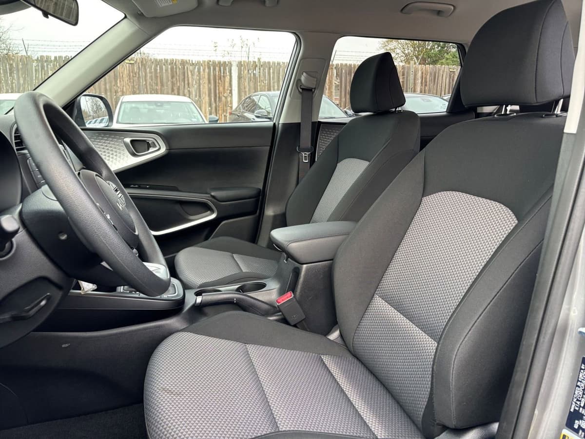 2025 Kia Soul - Image 21