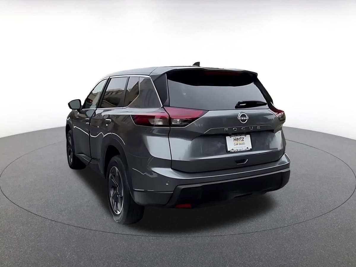 2025 Nissan Rogue - Image 11