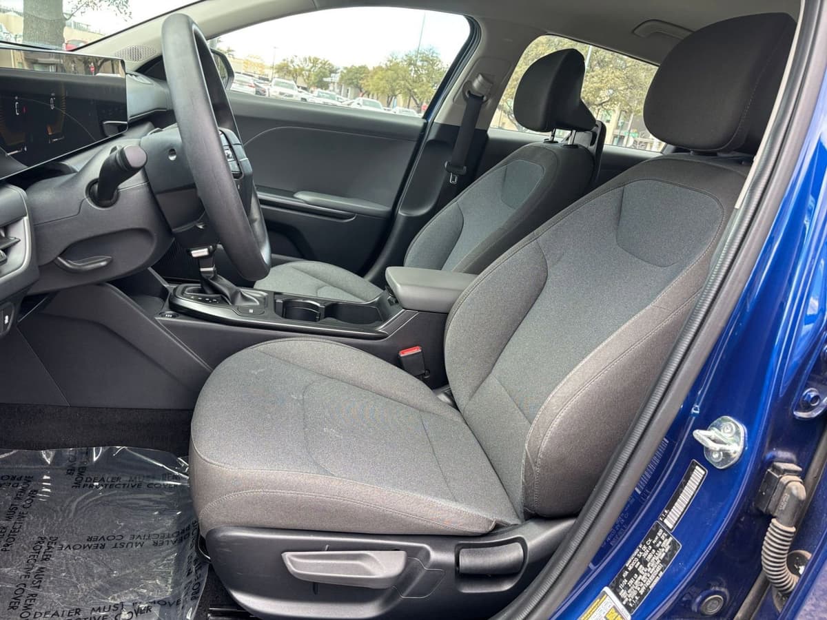 2025 Kia K4 - Image 22