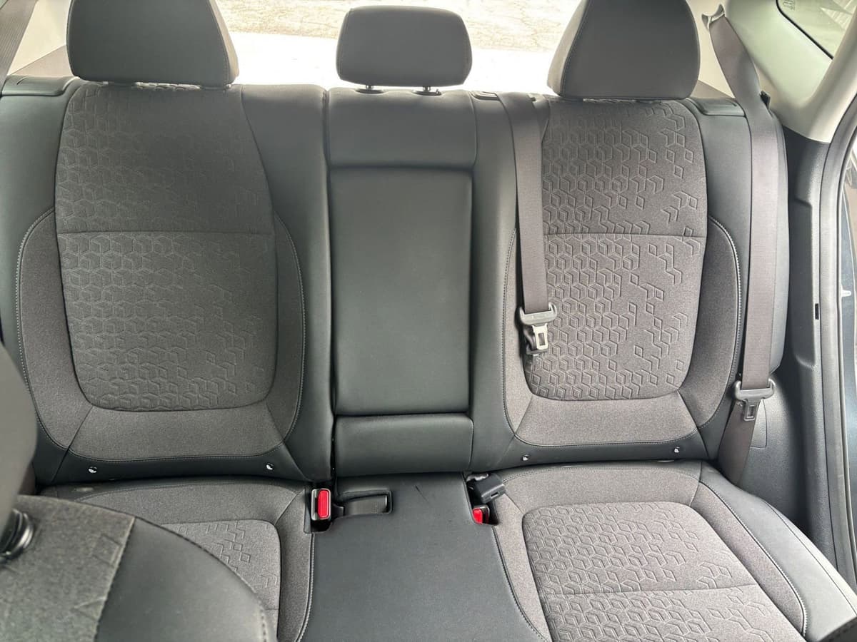 2025 Kia Seltos - Image 35