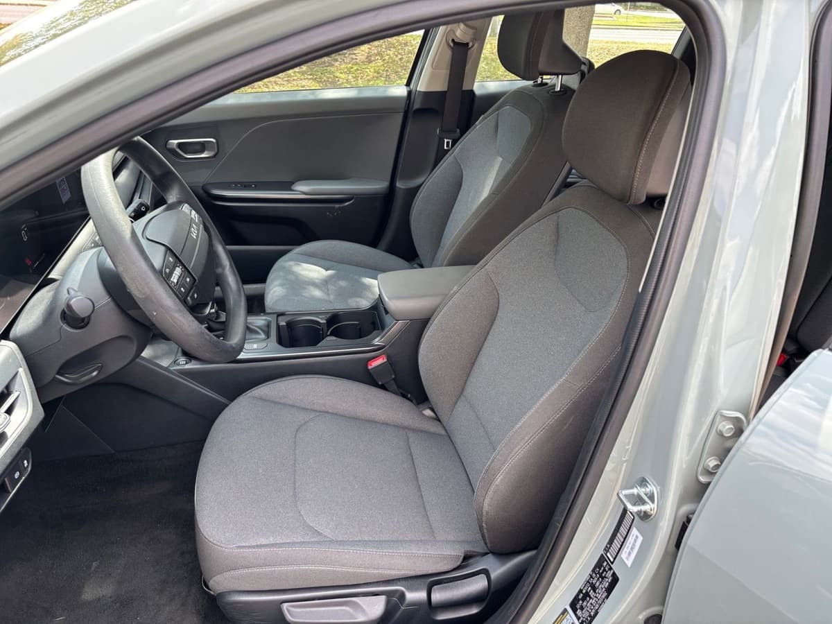 2025 Kia K4 - Image 31