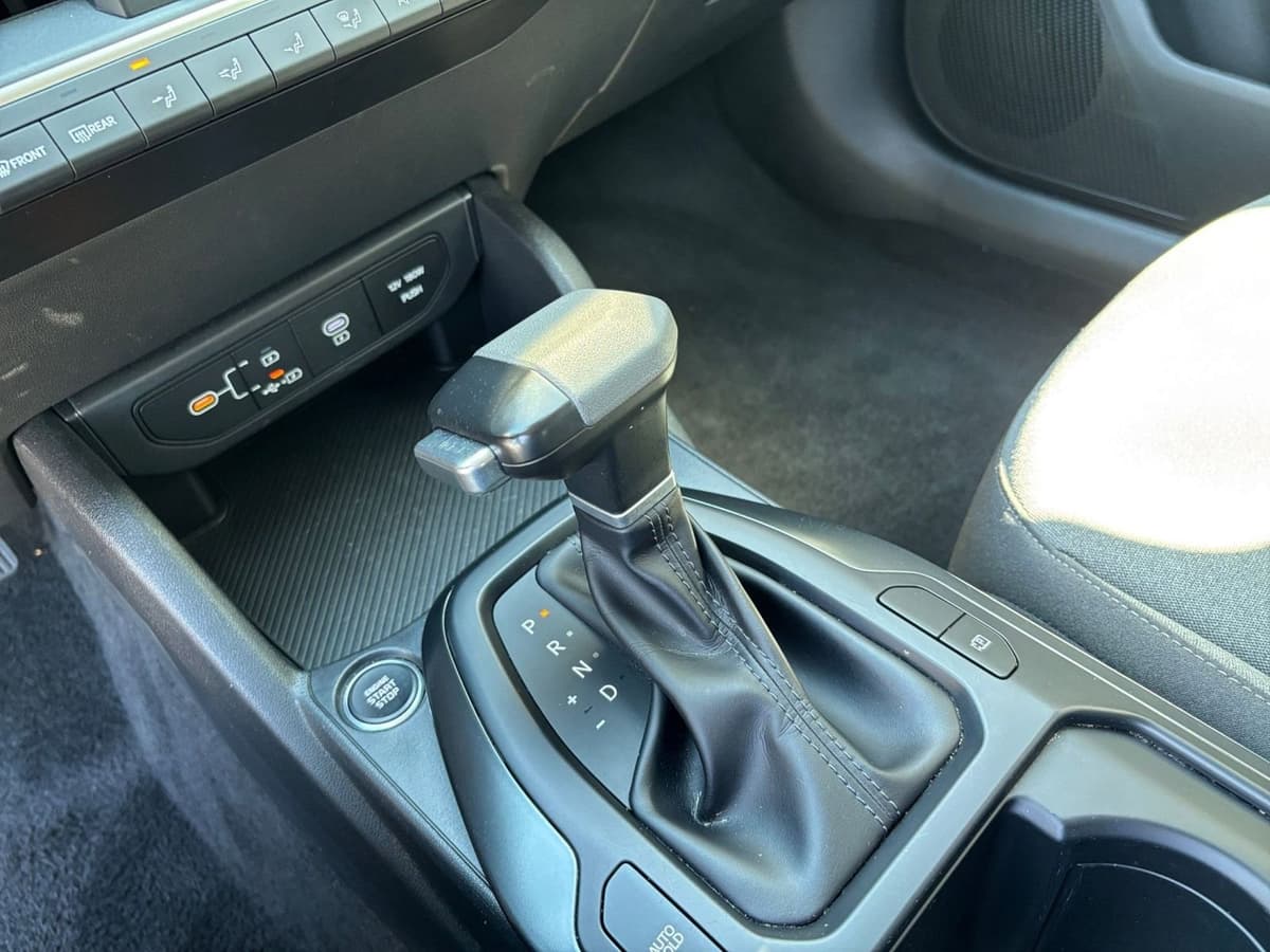 2025 Kia K4 - Image 38