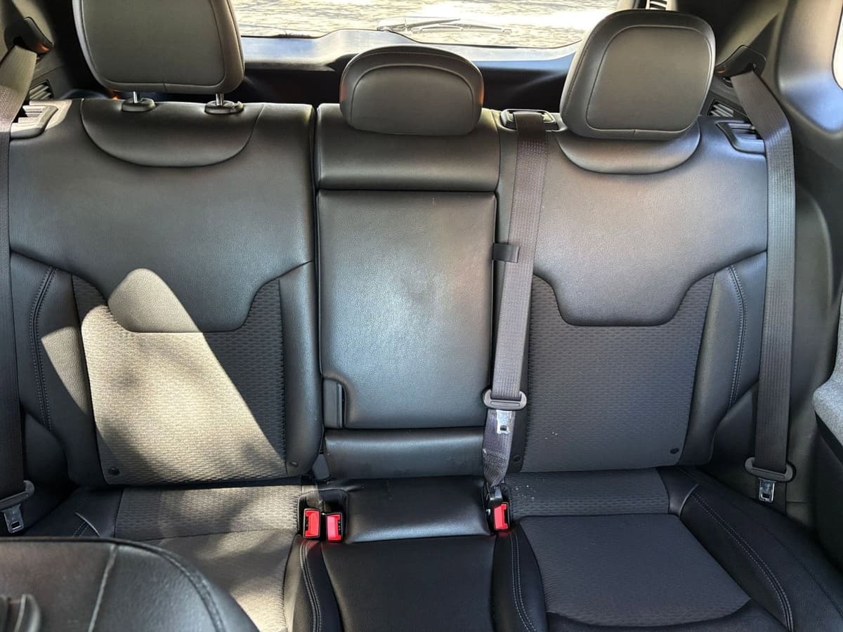 2025 Jeep Compass - Image 33