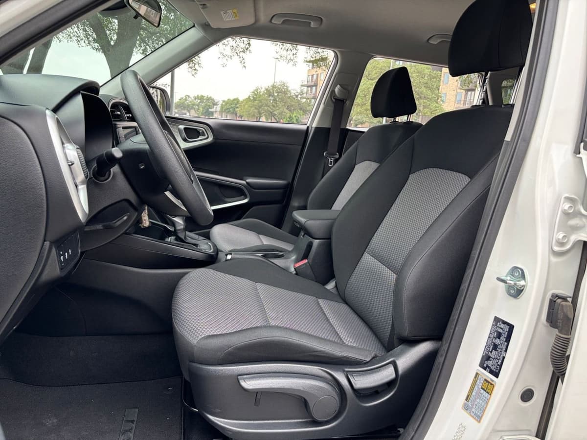 2025 Kia Soul - Image 23