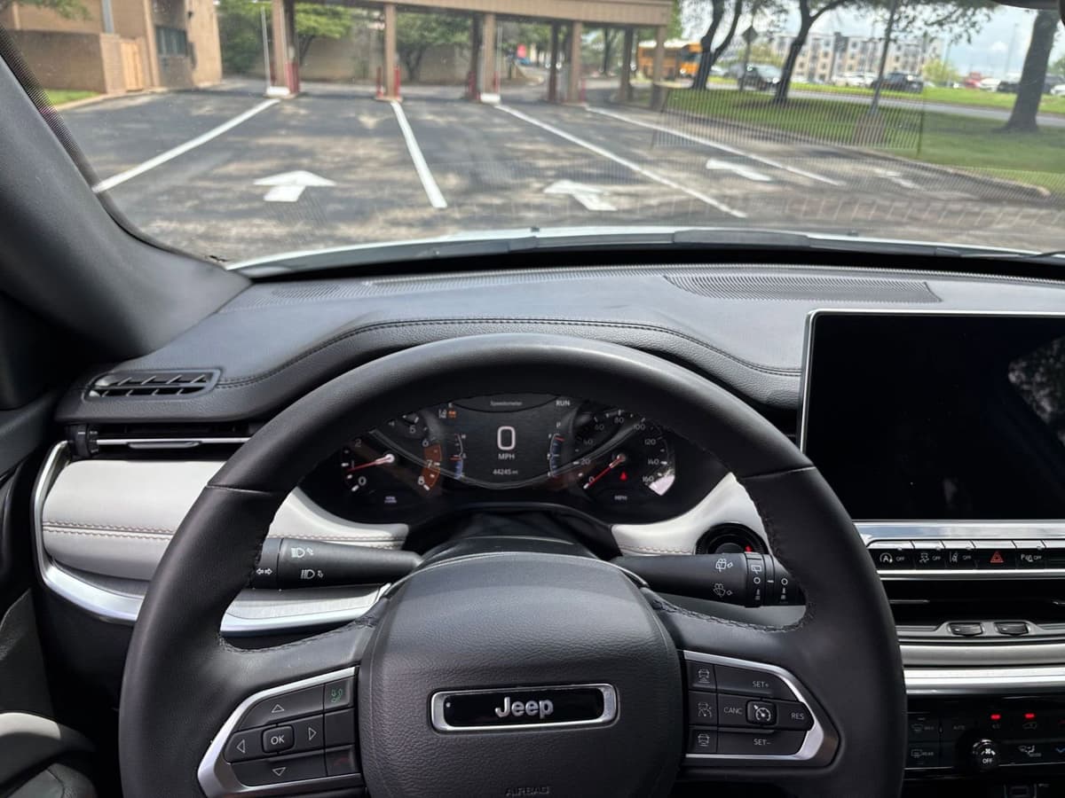 2025 Jeep Compass - Image 29