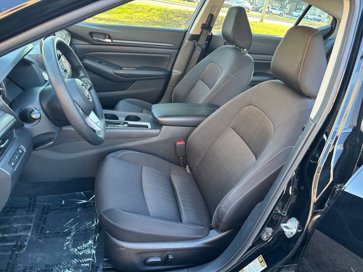 2025 Nissan Altima - Image 31