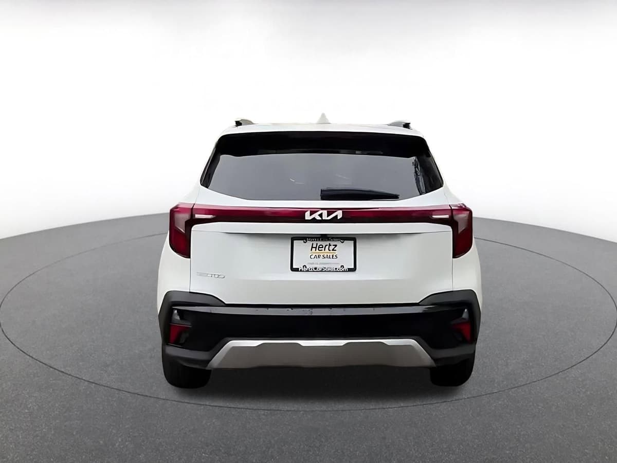 2025 Kia Seltos - Image 12