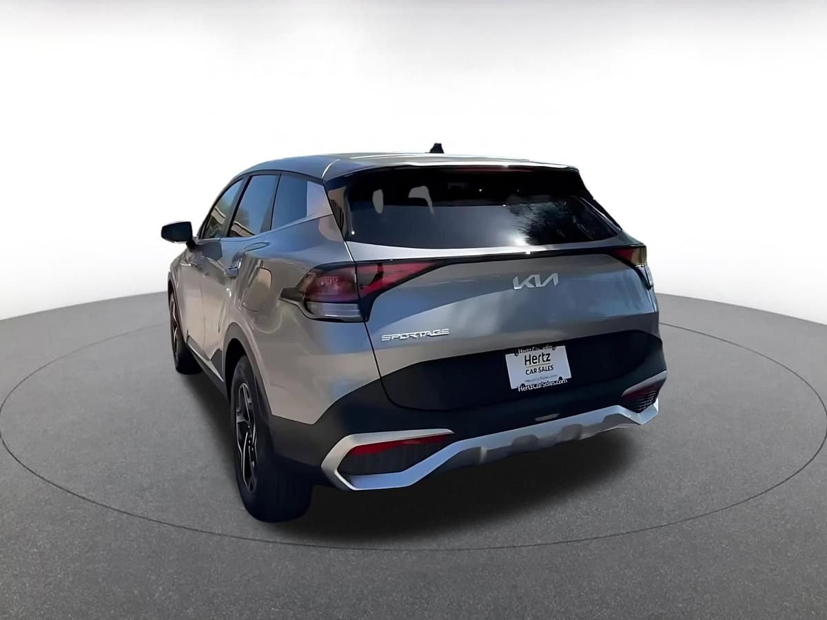 2025 Kia Sportage - Image 11