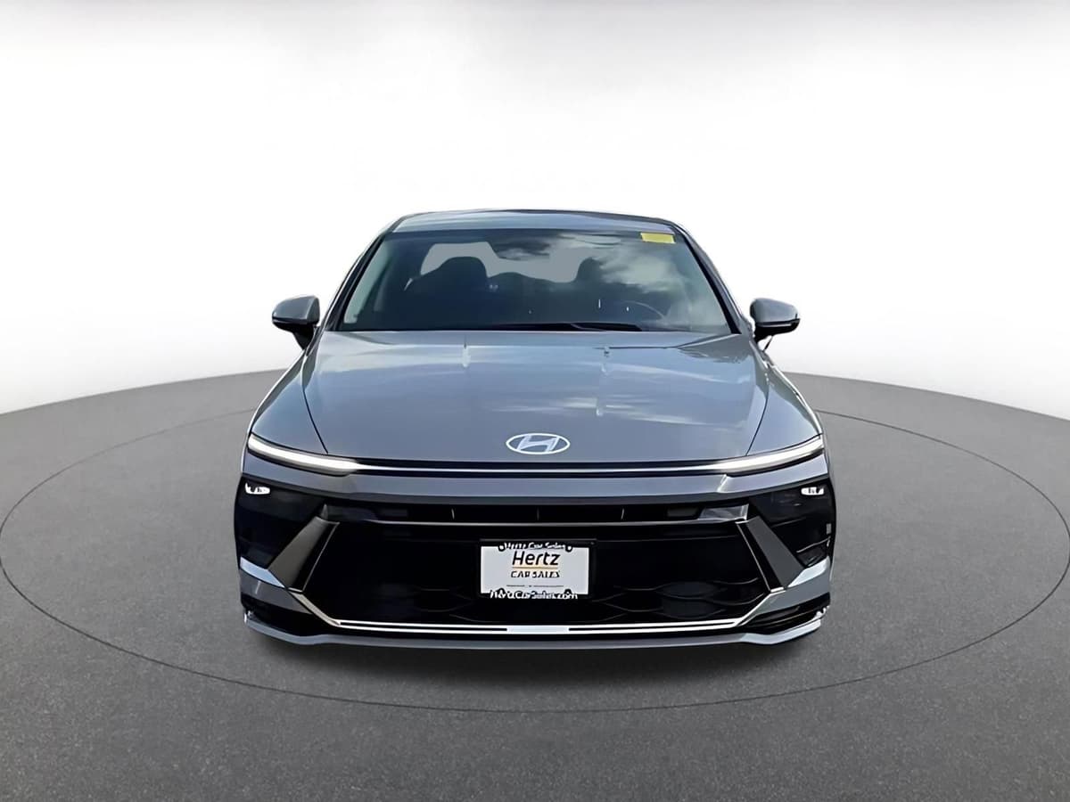 2025 Hyundai Sonata Hybrid - Image 6