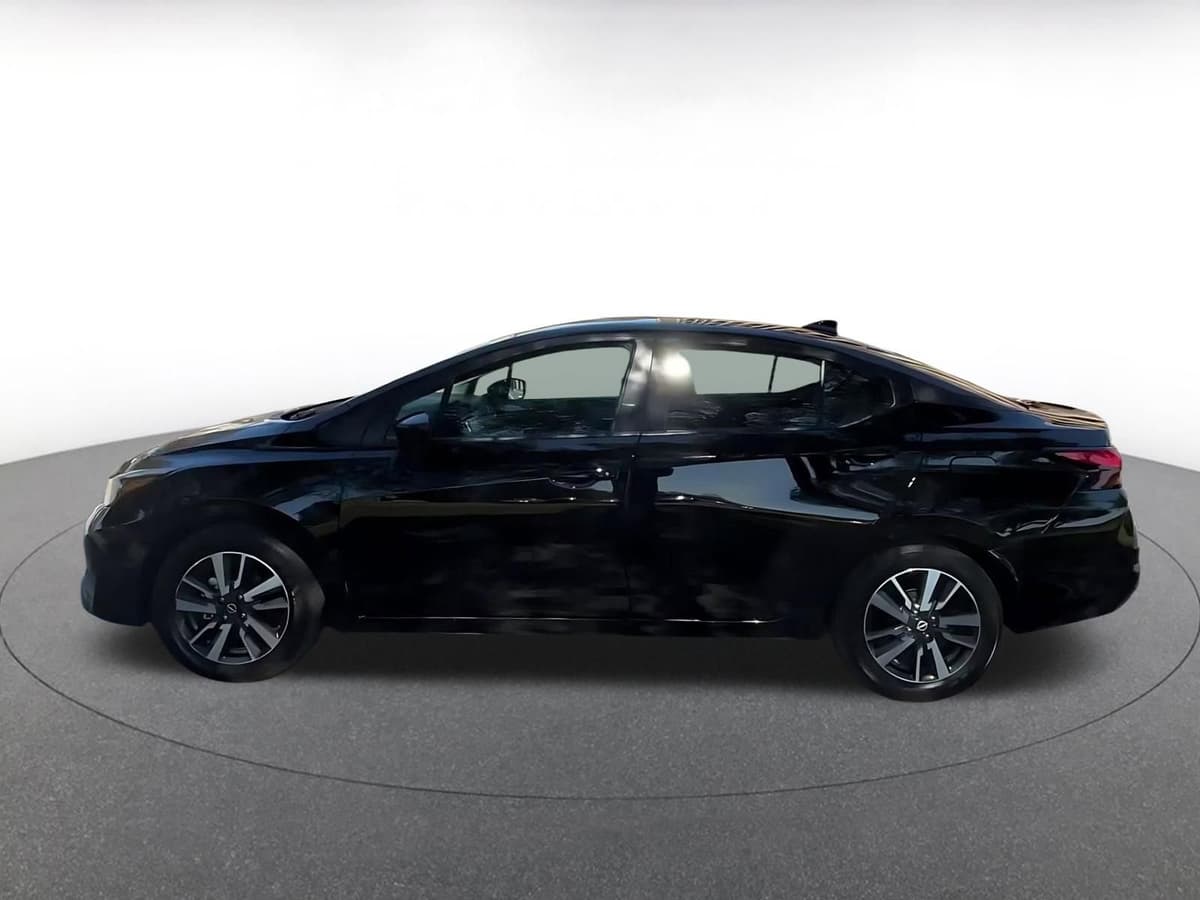 2025 Nissan Versa - Image 6