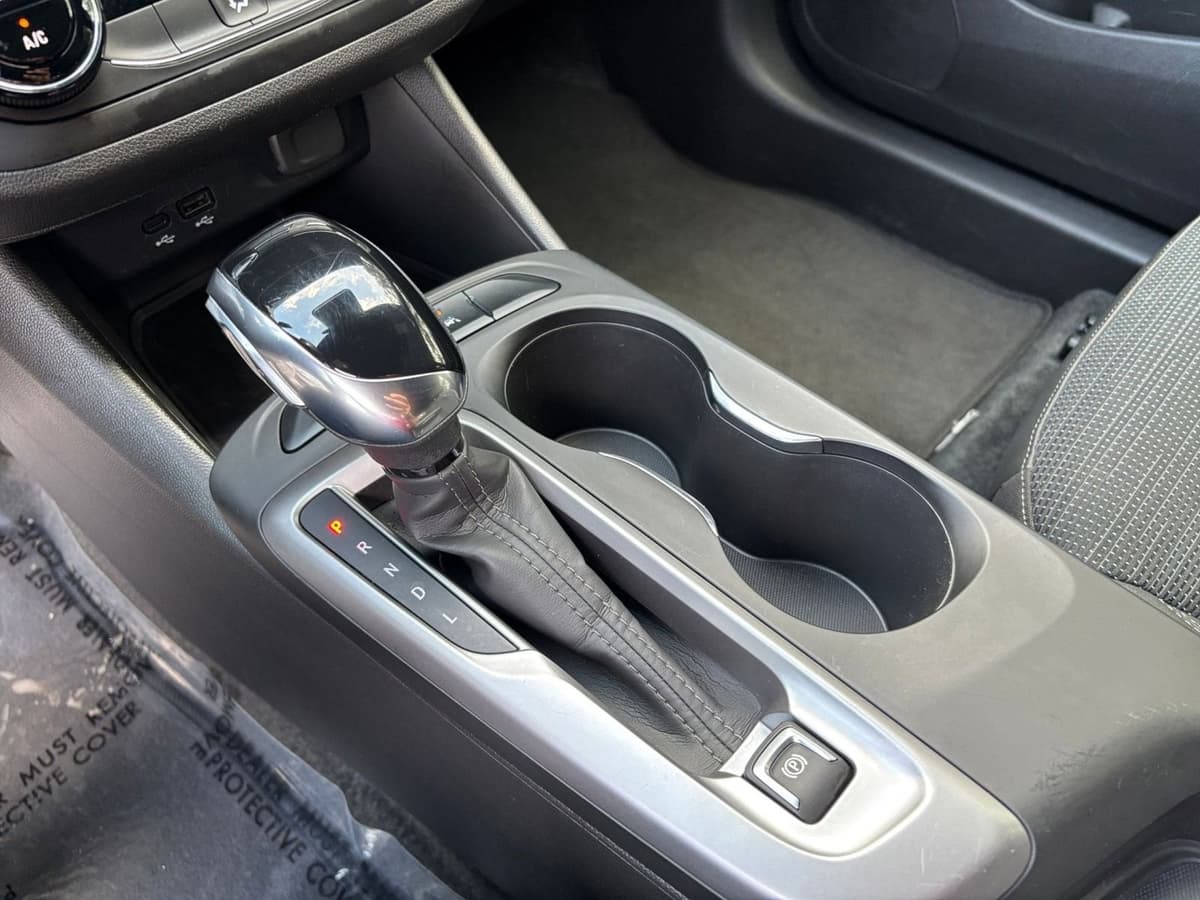 2025 Buick Envista - Image 36