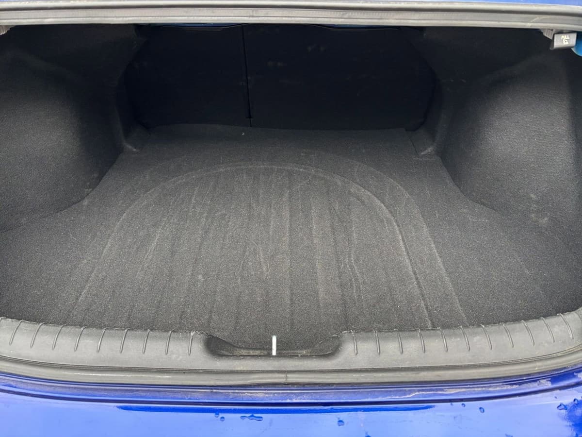 2025 Hyundai Elantra - Image 25