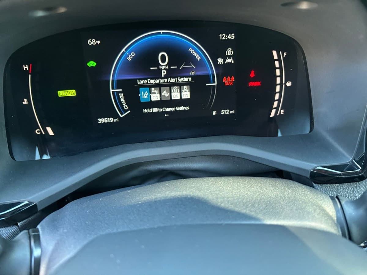 2025 Toyota Camry - Image 34