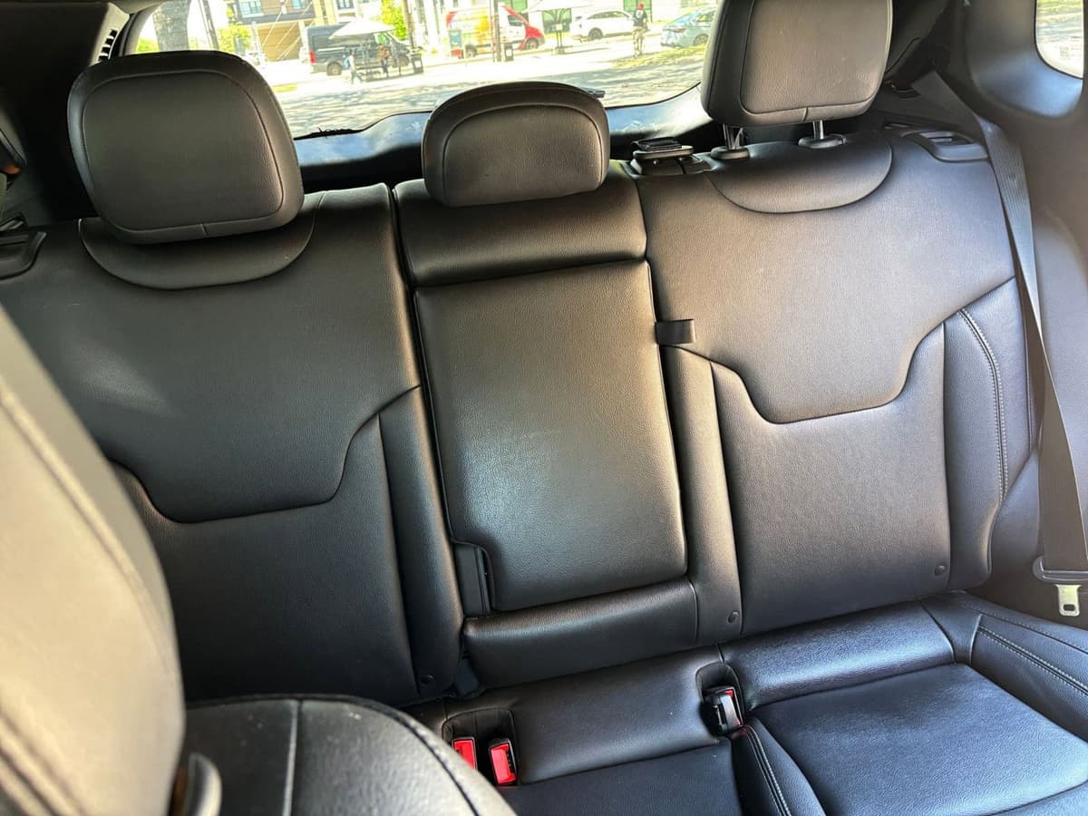 2025 Jeep Compass - Image 32