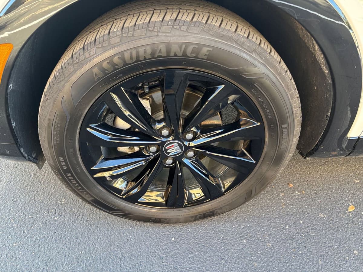 2025 Buick Envista - Image 23