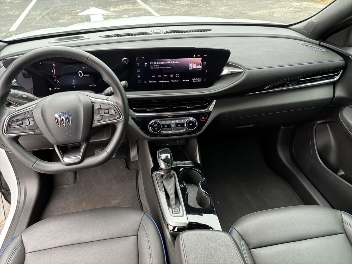 2025 Buick Envista - Image 27