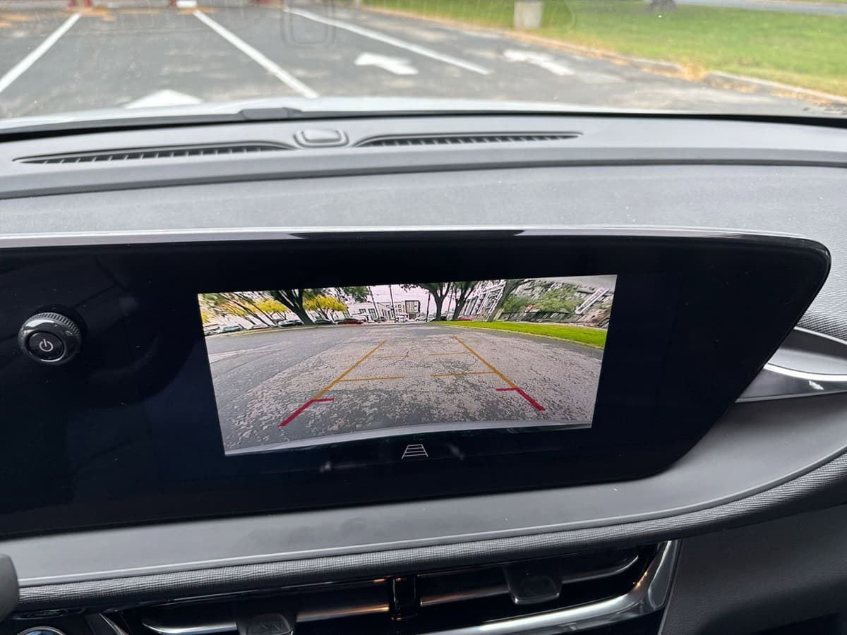 2025 Buick Envista - Image 17