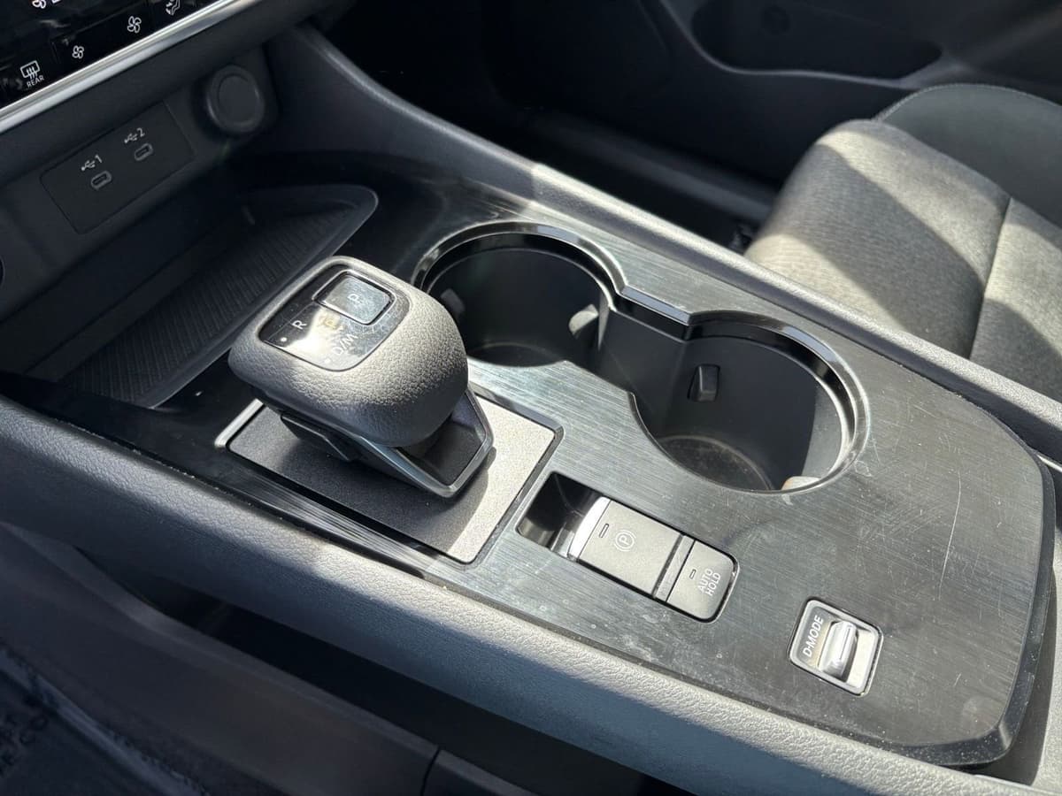 2025 Nissan Rogue - Image 36