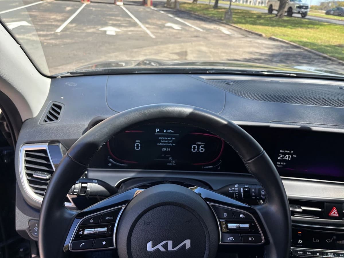 2025 Kia Seltos - Image 29