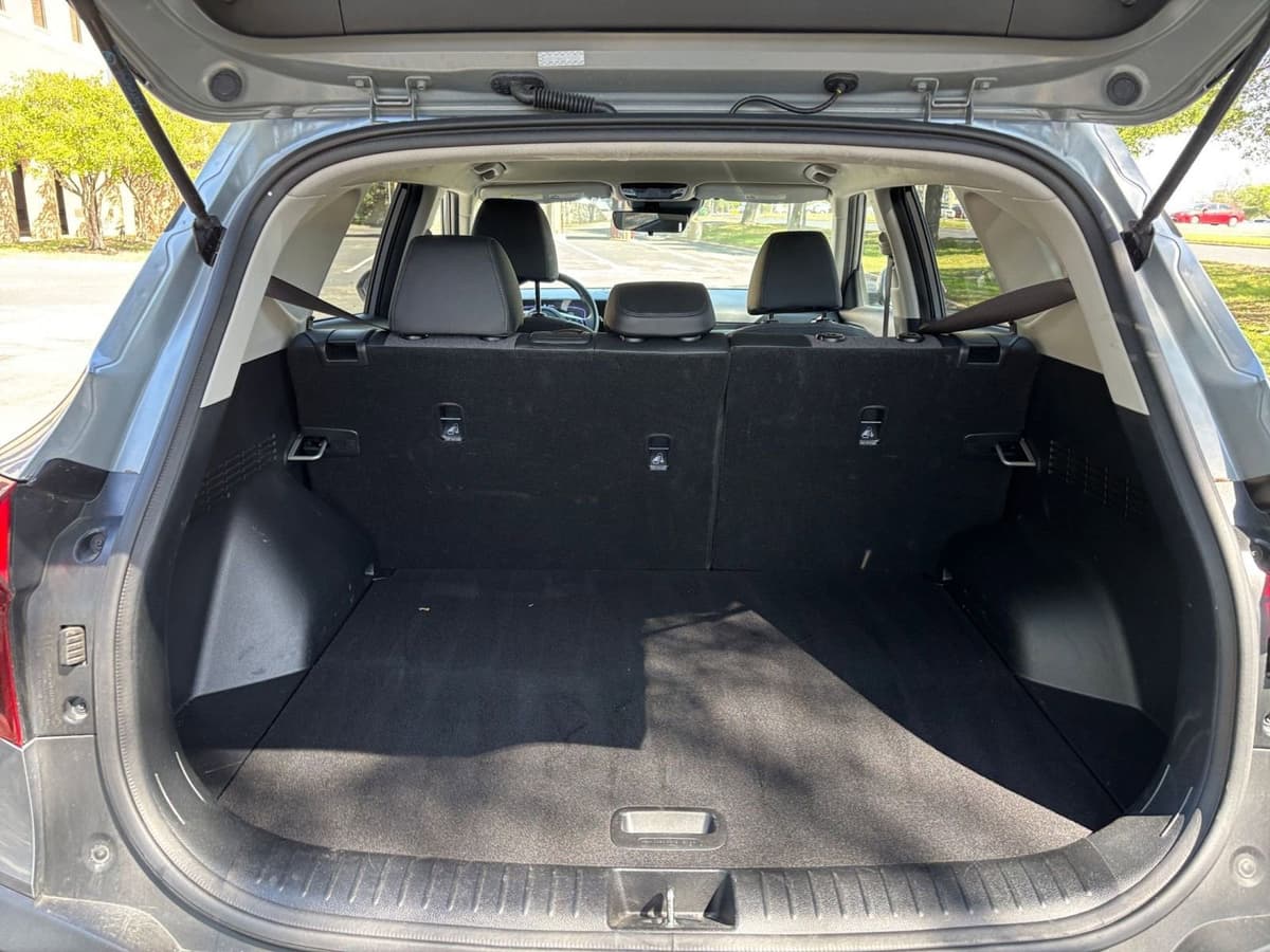 2025 Kia Seltos - Image 26