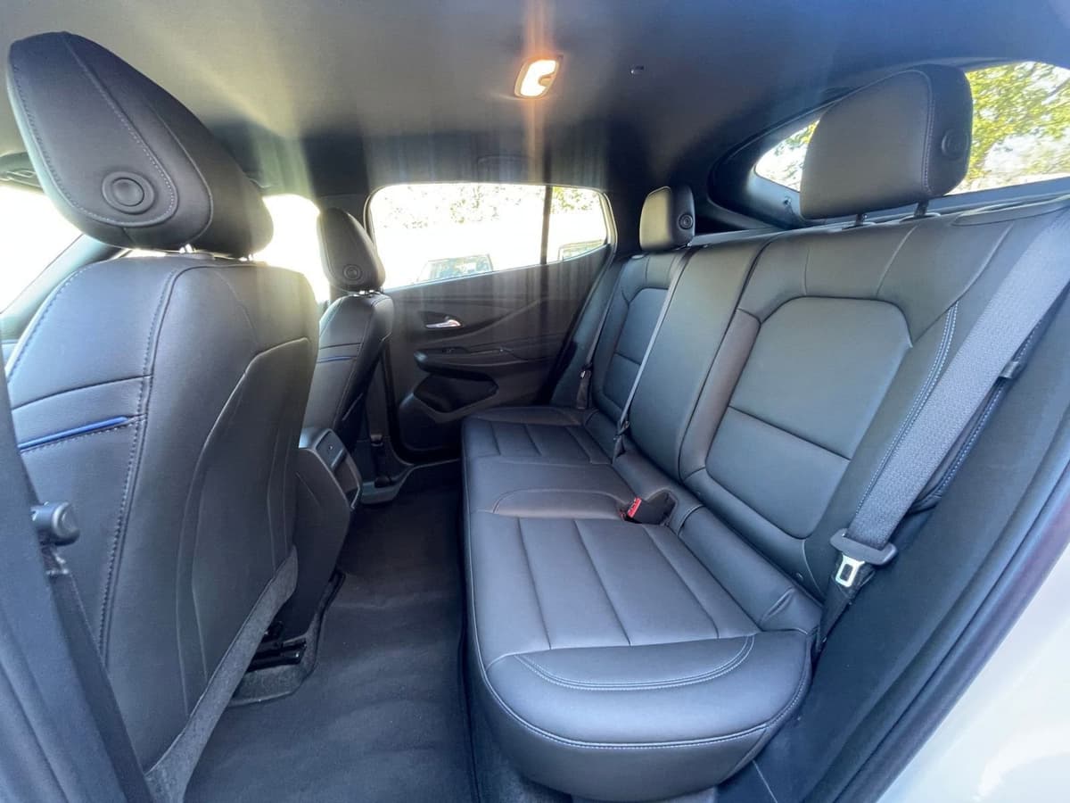 2025 Buick Envista - Image 20