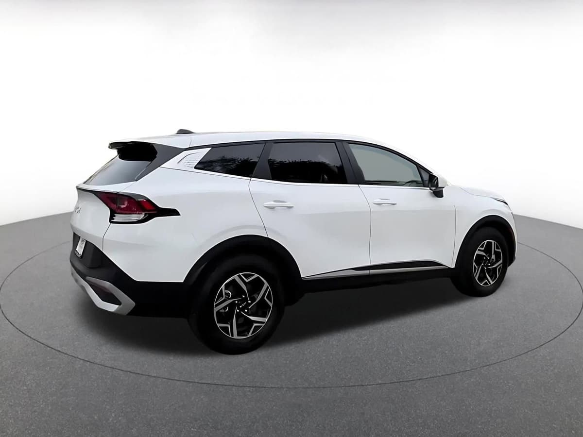 2025 Kia Sportage - Image 15