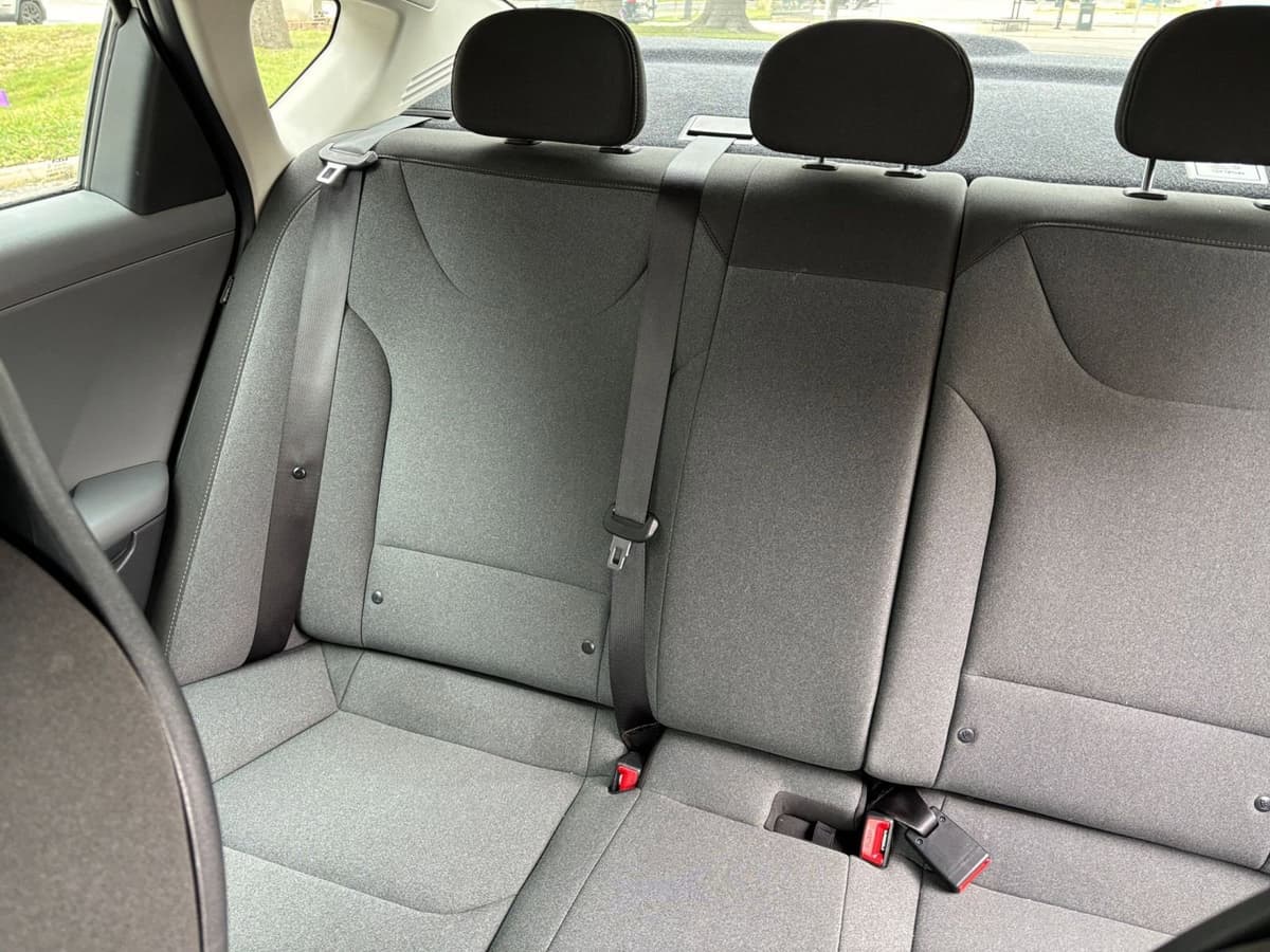 2025 Kia K4 - Image 34