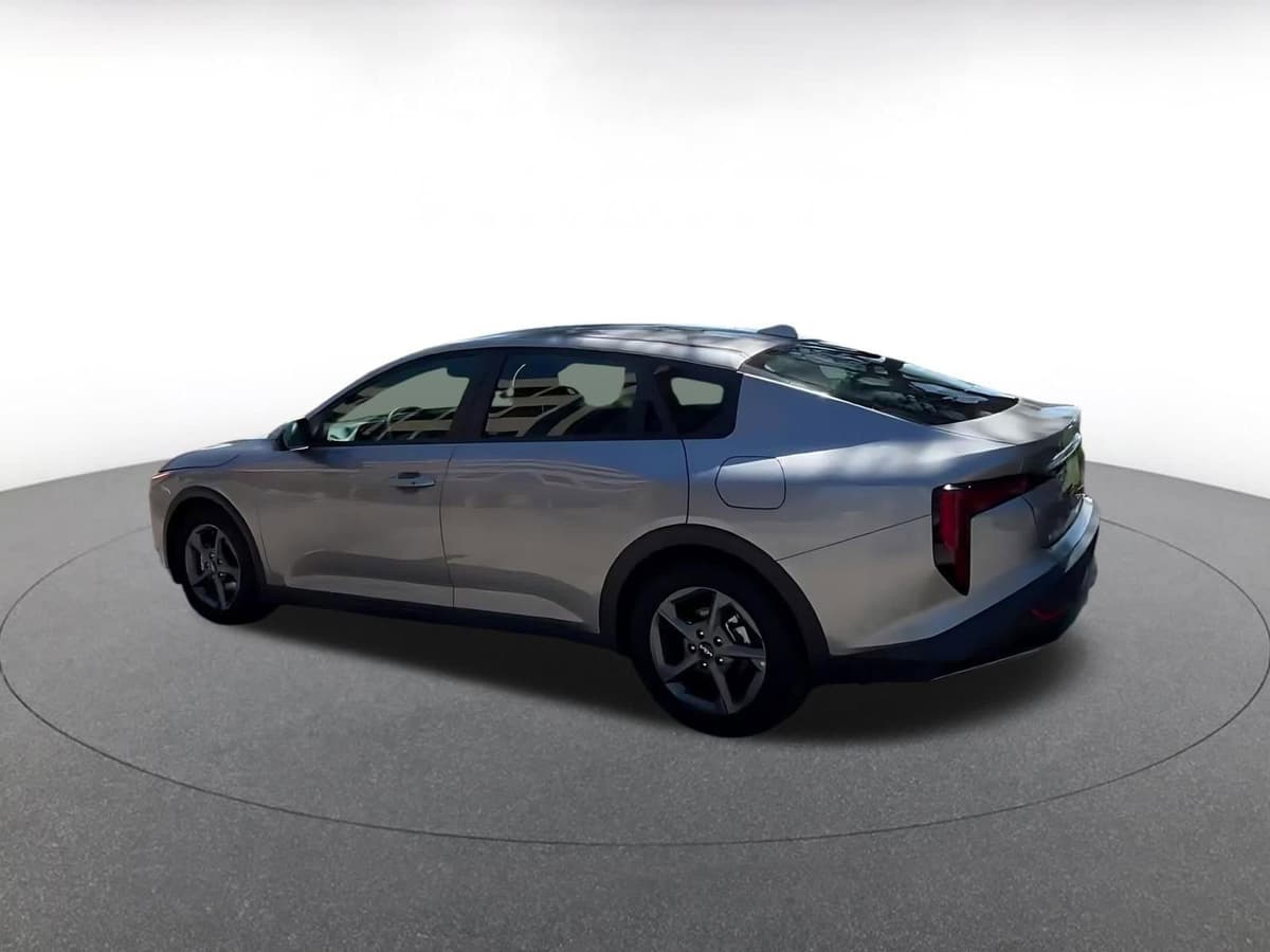 2025 Kia K4 - Image 7