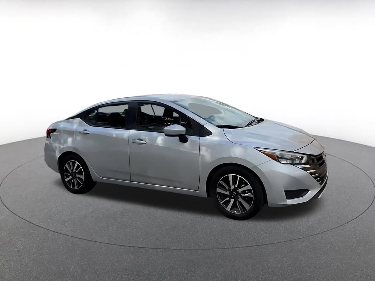 2025 Nissan Versa - Image 2