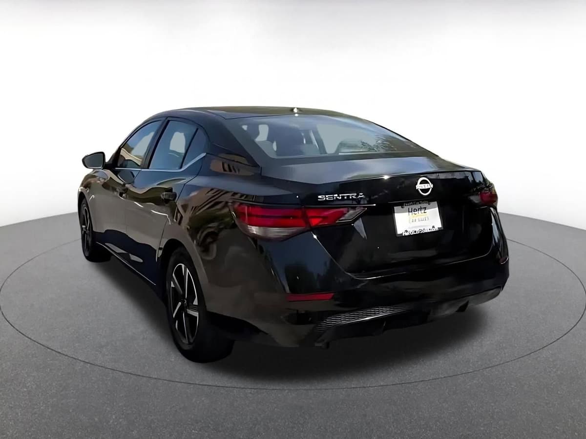 2025 Nissan Sentra - Image 10