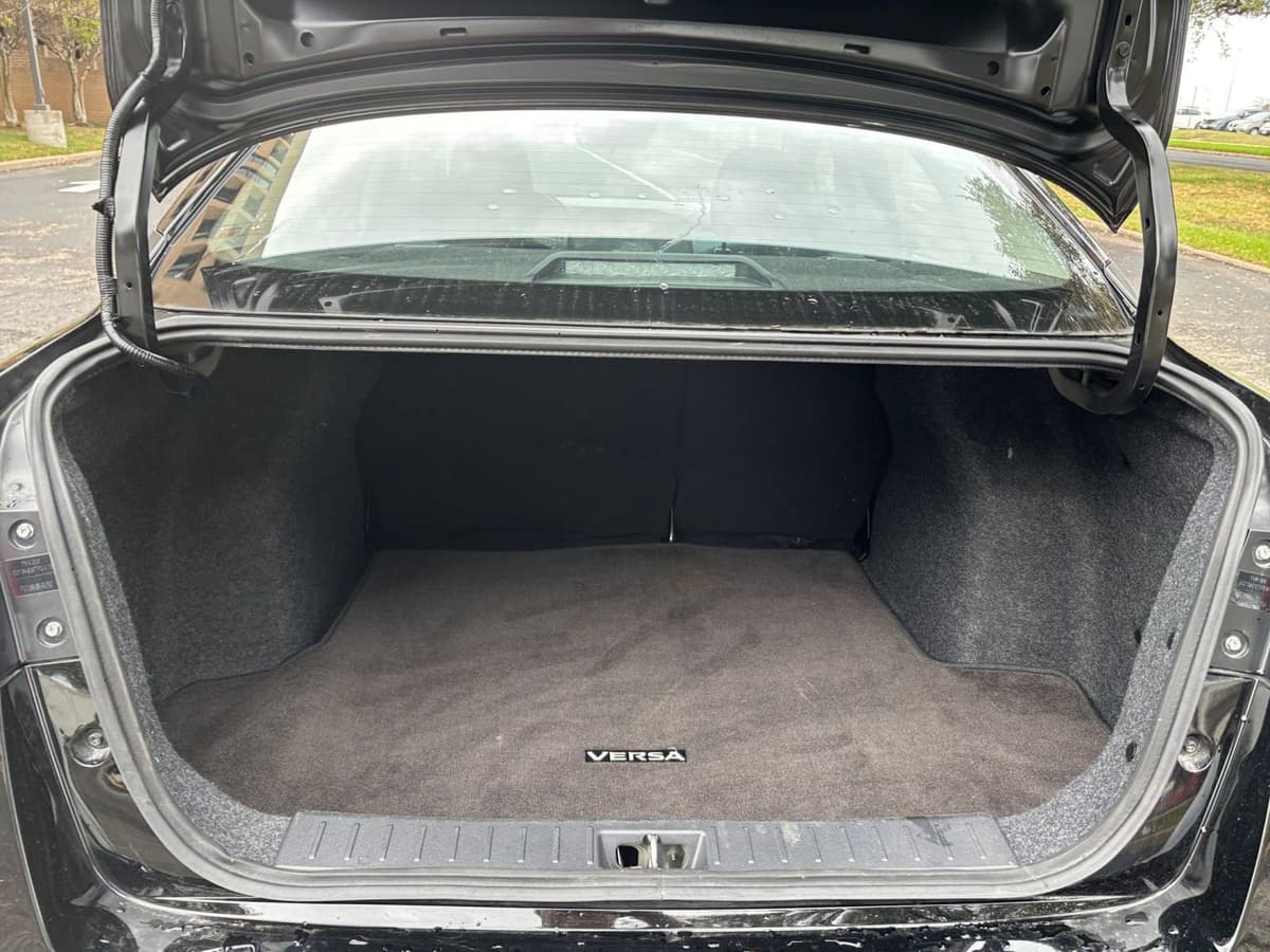 2025 Nissan Versa - Image 26
