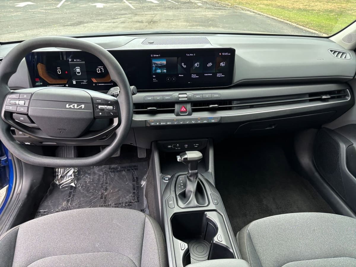 2025 Kia K4 - Image 28