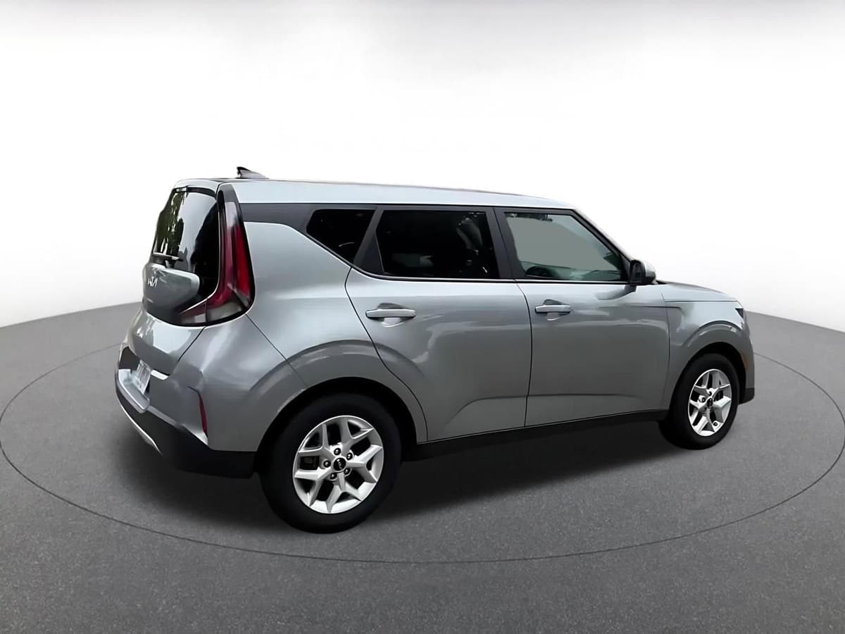 2025 Kia Soul - Image 15