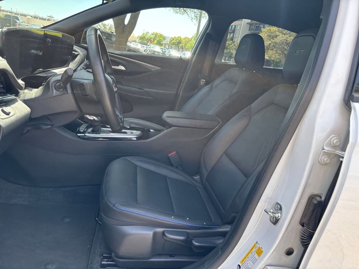 2025 Buick Envista - Image 22