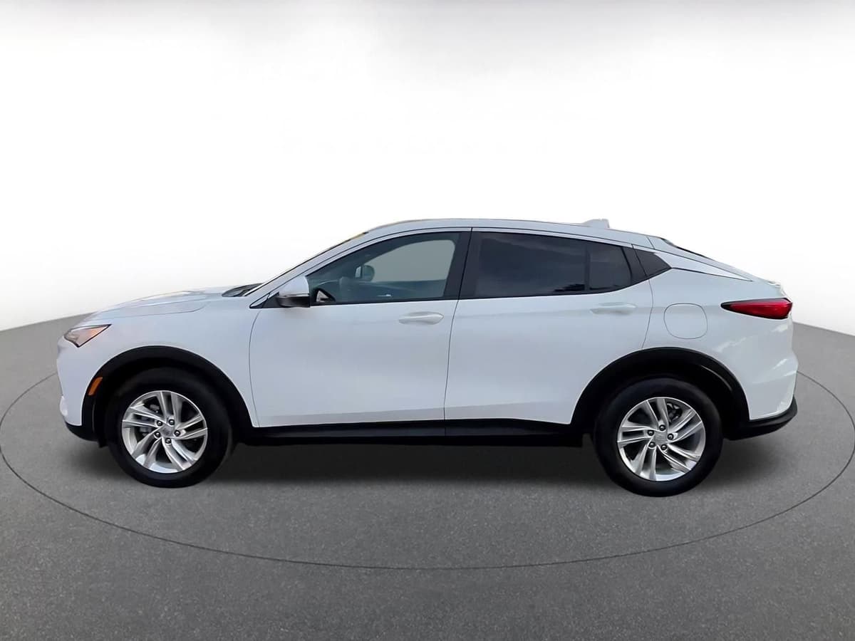 2025 Buick Envista - Image 8