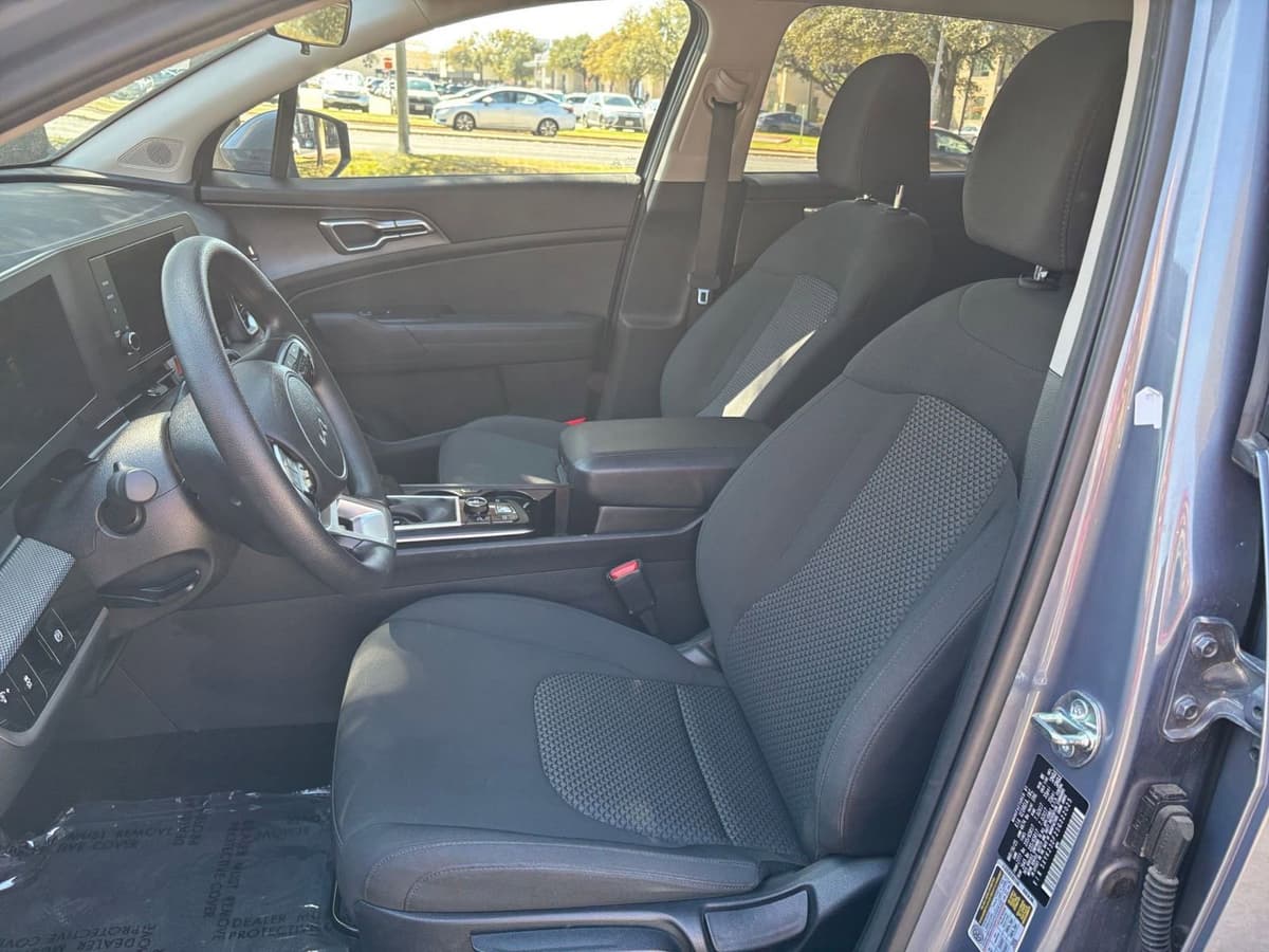 2025 Kia Sportage - Image 31