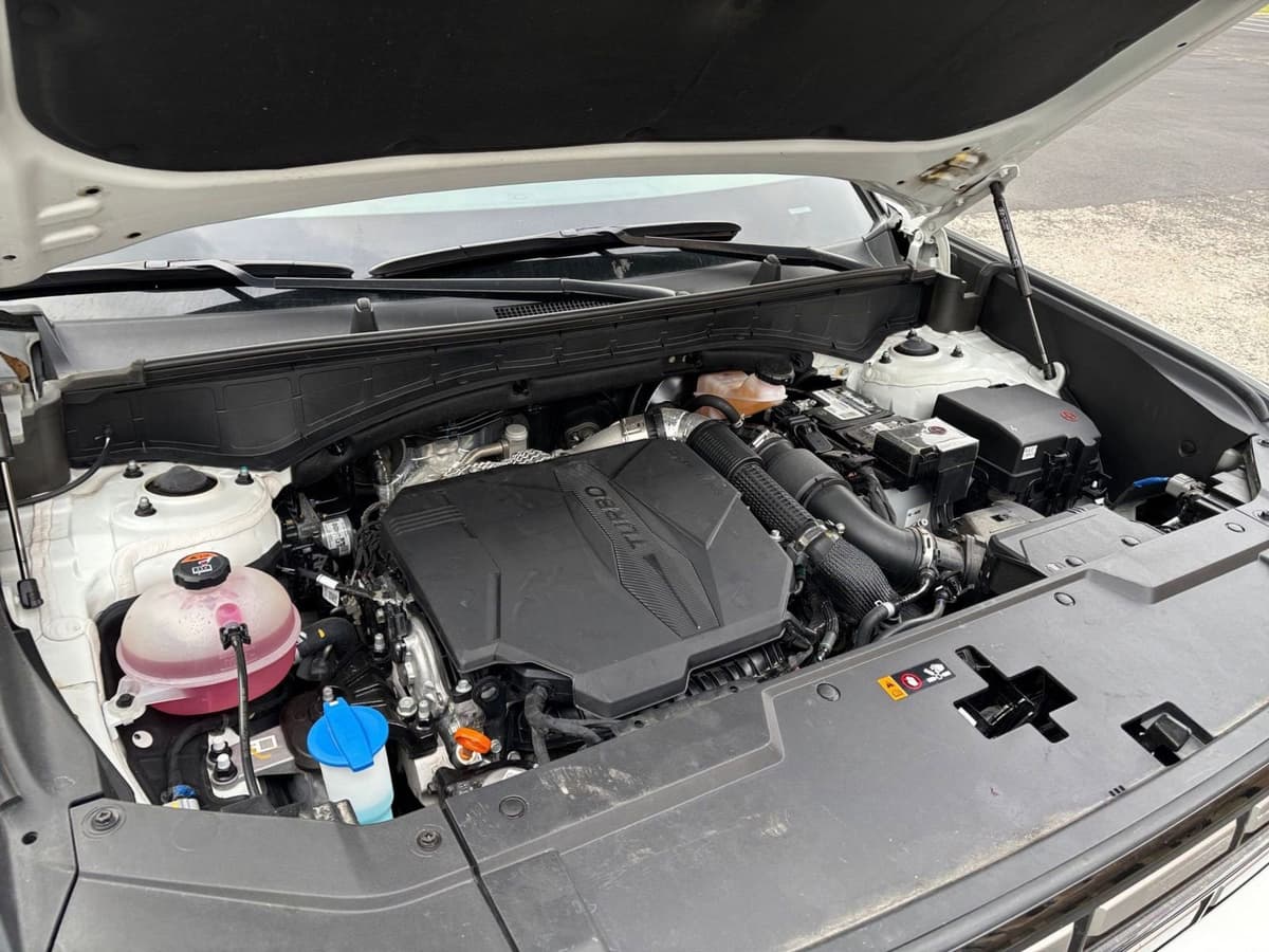 2025 Hyundai Santa Fe - Image 27