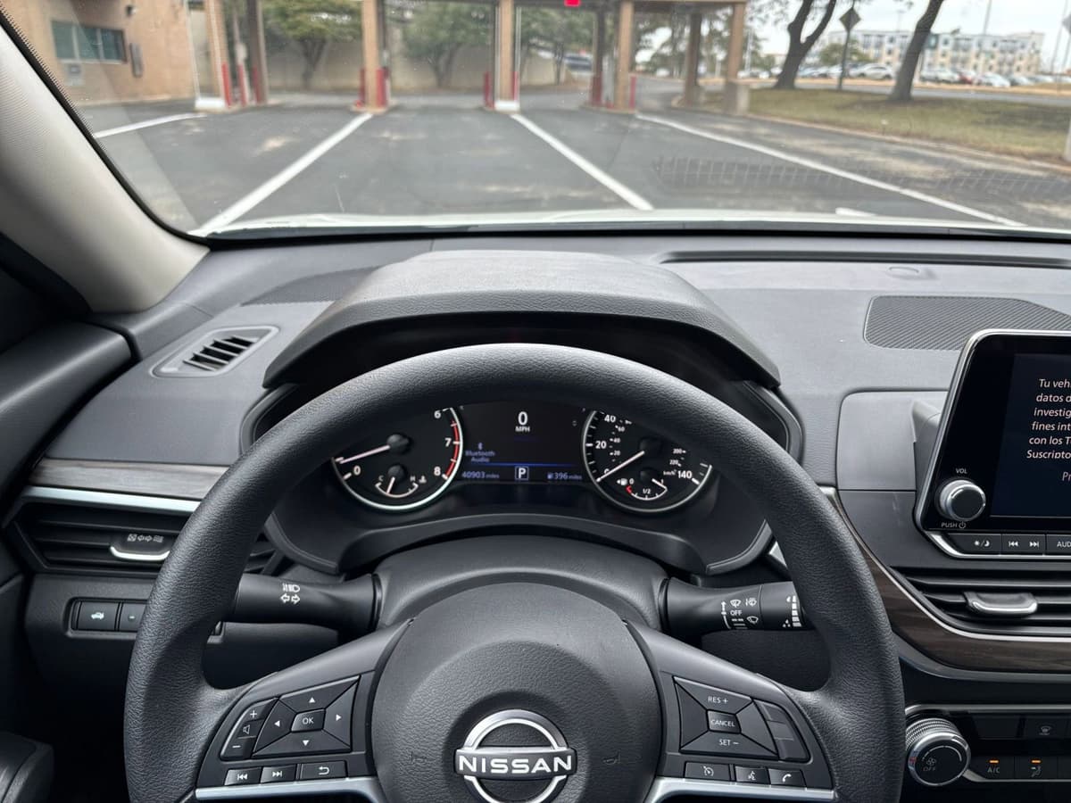 2025 Nissan Altima - Image 29