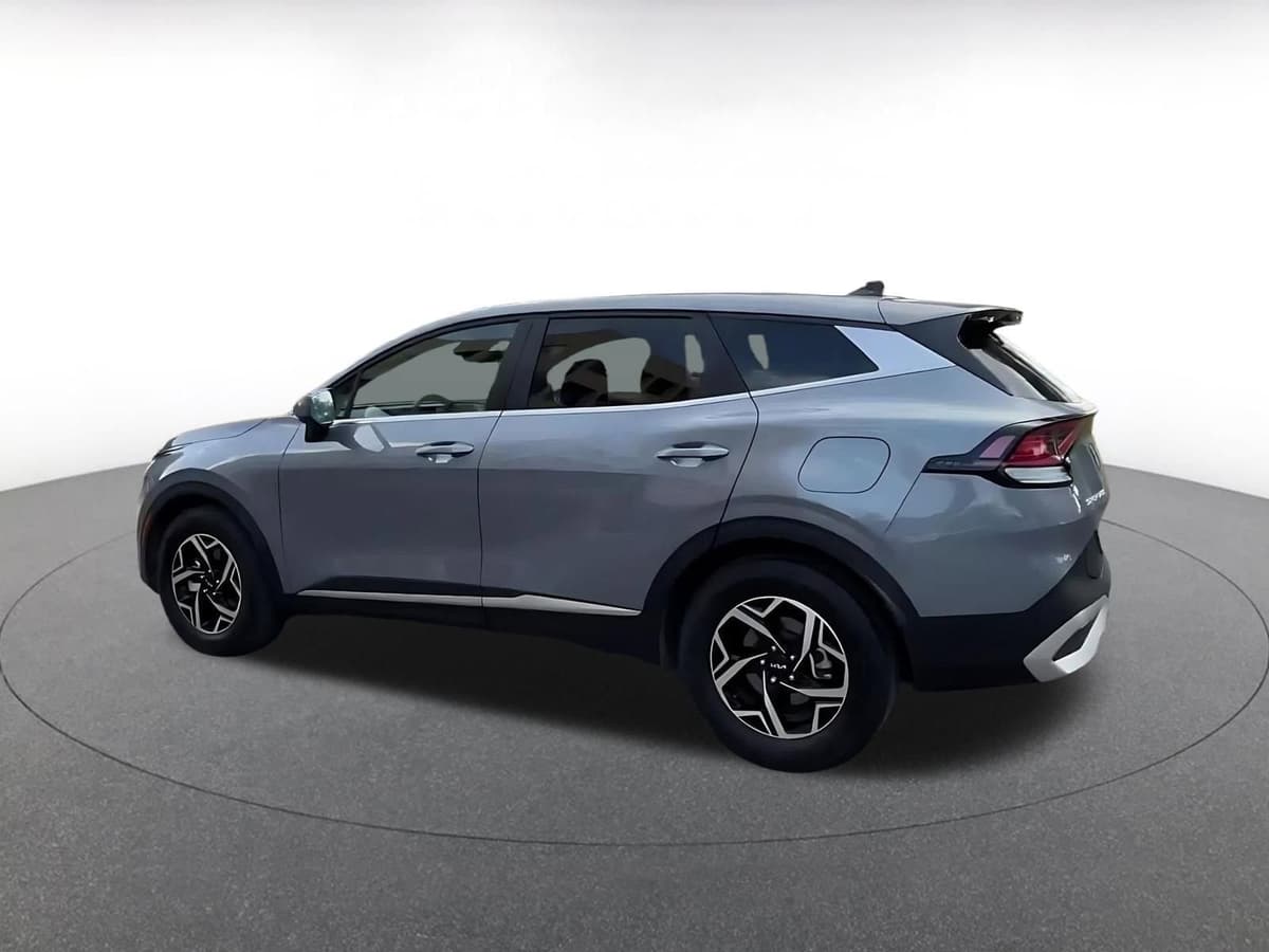 2025 Kia Sportage - Image 10