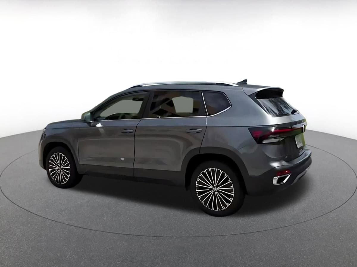 2025 Volkswagen Taos - Image 15