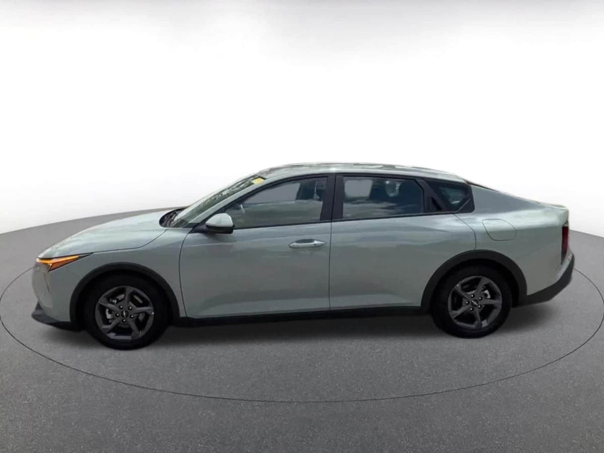 2025 Kia K4 - Image 8