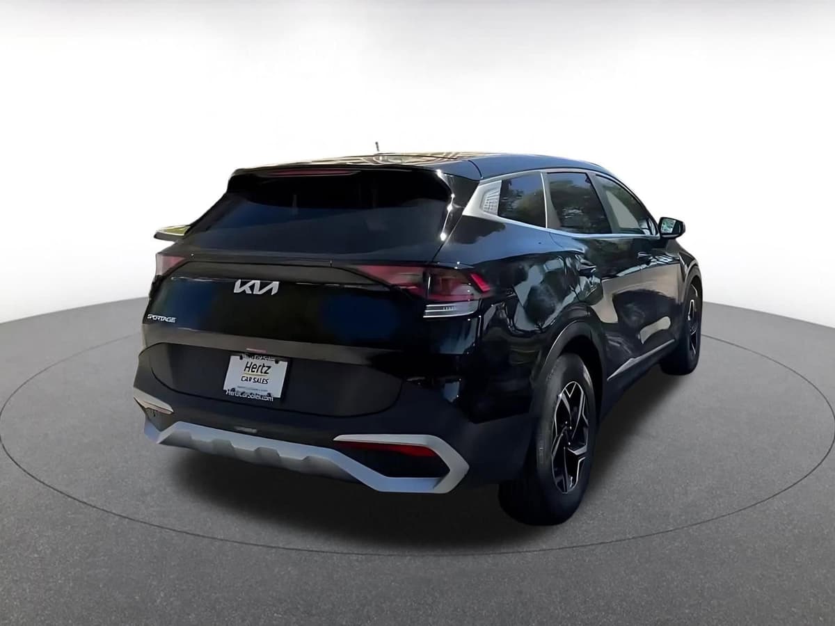 2025 Kia Sportage - Image 13