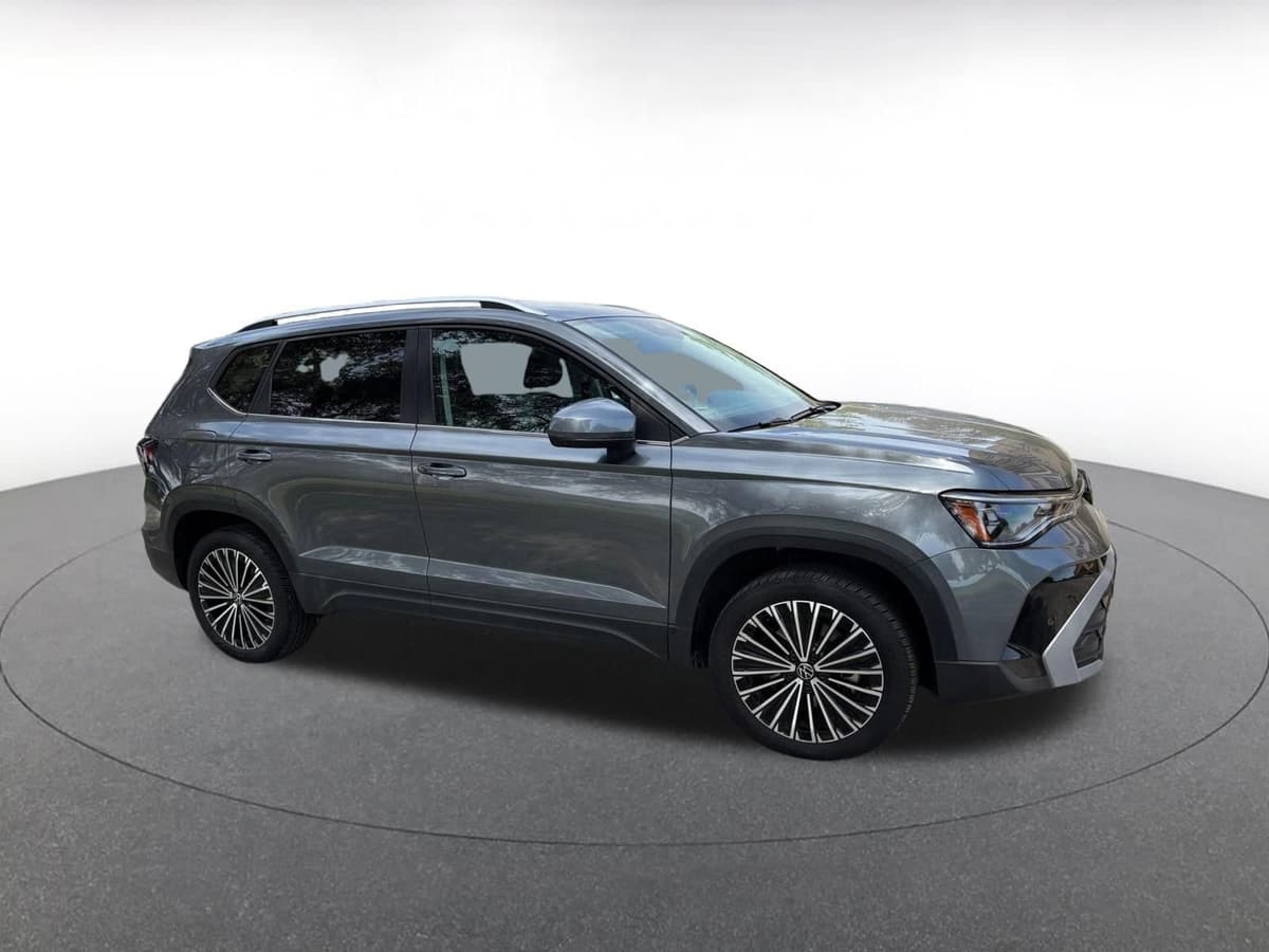 2025 Volkswagen Taos - Image 1