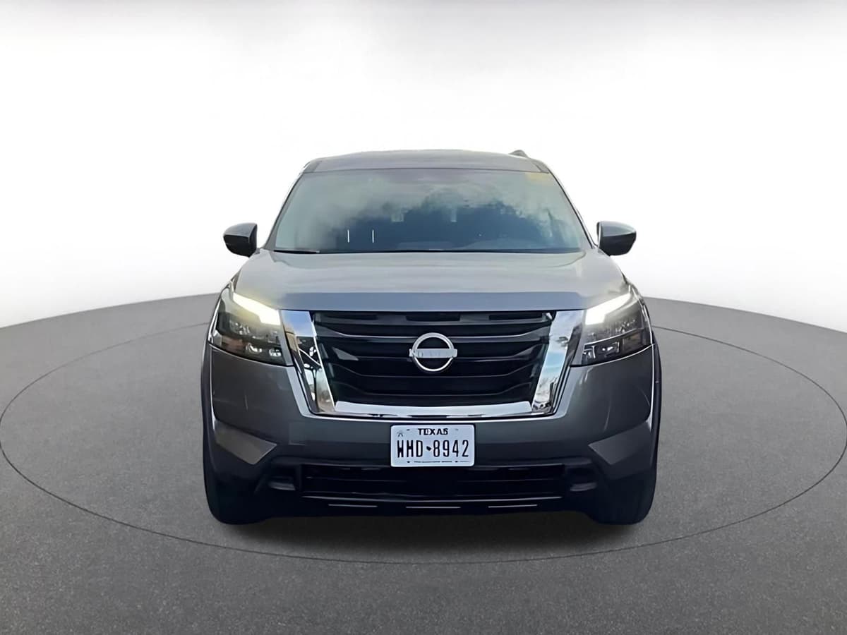 2025 Nissan Pathfinder - Image 3