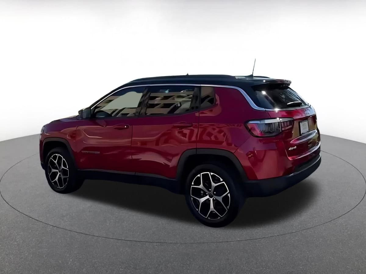 2025 Jeep Compass - Image 7