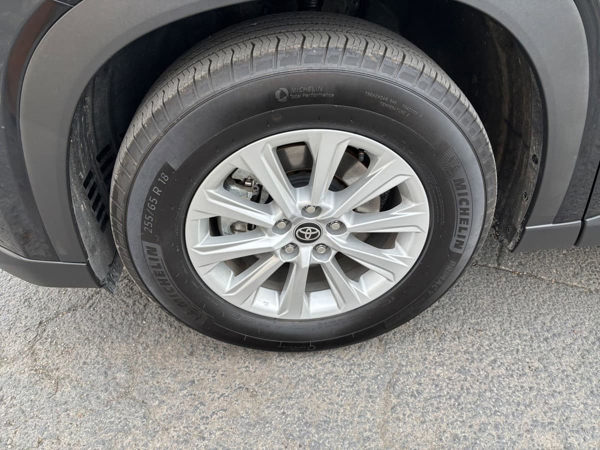 2025 Toyota Grand Highlander - Image 23