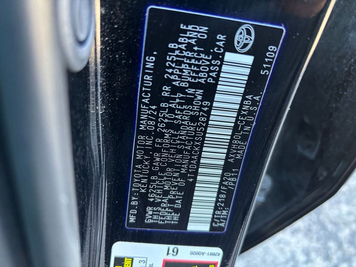 2025 Toyota Camry - Image 22