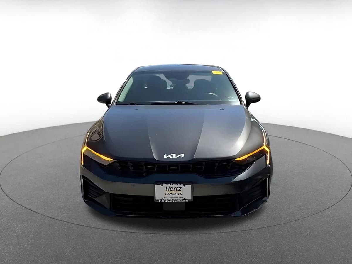 2025 Kia K5 - Image 3